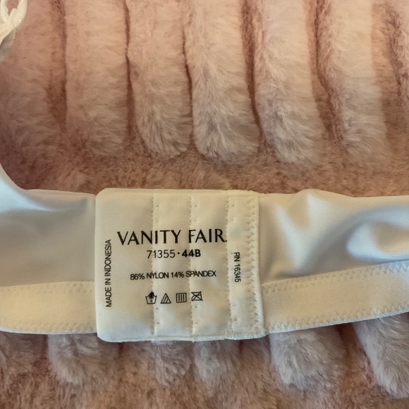 Vanity Fair wire free white bra 44B - Picture 3 of 3